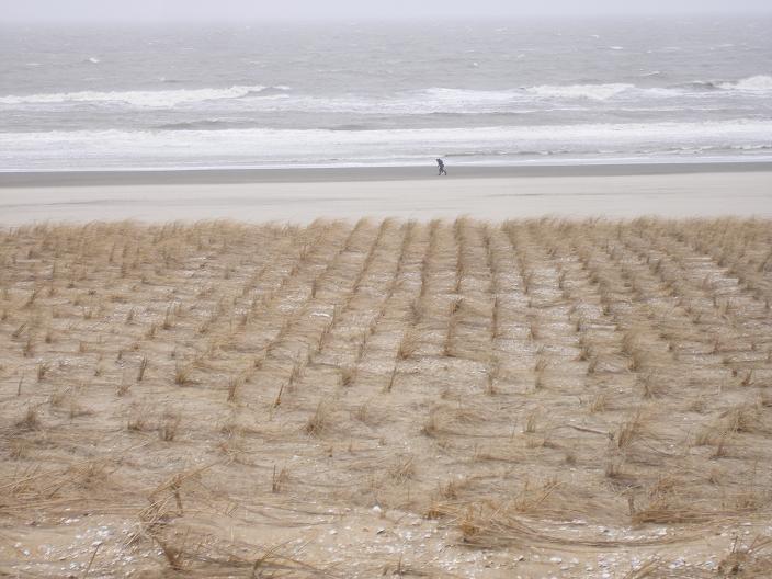 Winderig op het strand