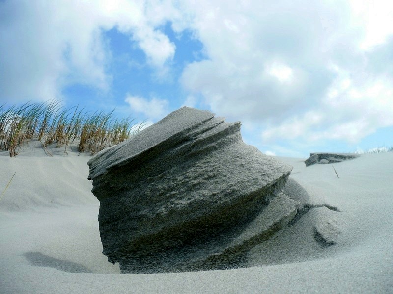 zandvorm tussen duinen