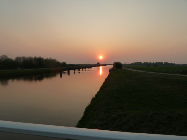 zonsondergang meppelerdiep