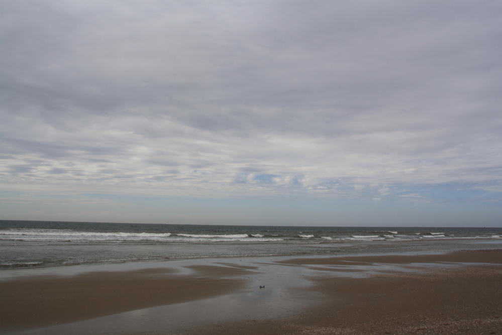 Boven de zee