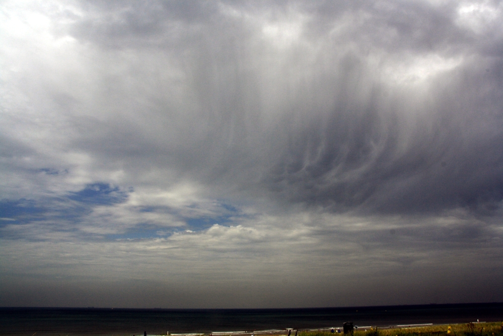 Prachtige wolken boven Kijkduin