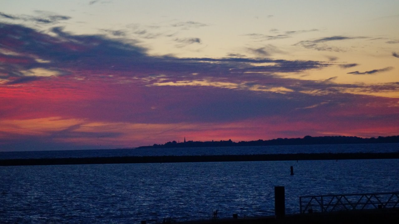 opkomende zon bij kaagbos  wervershoof