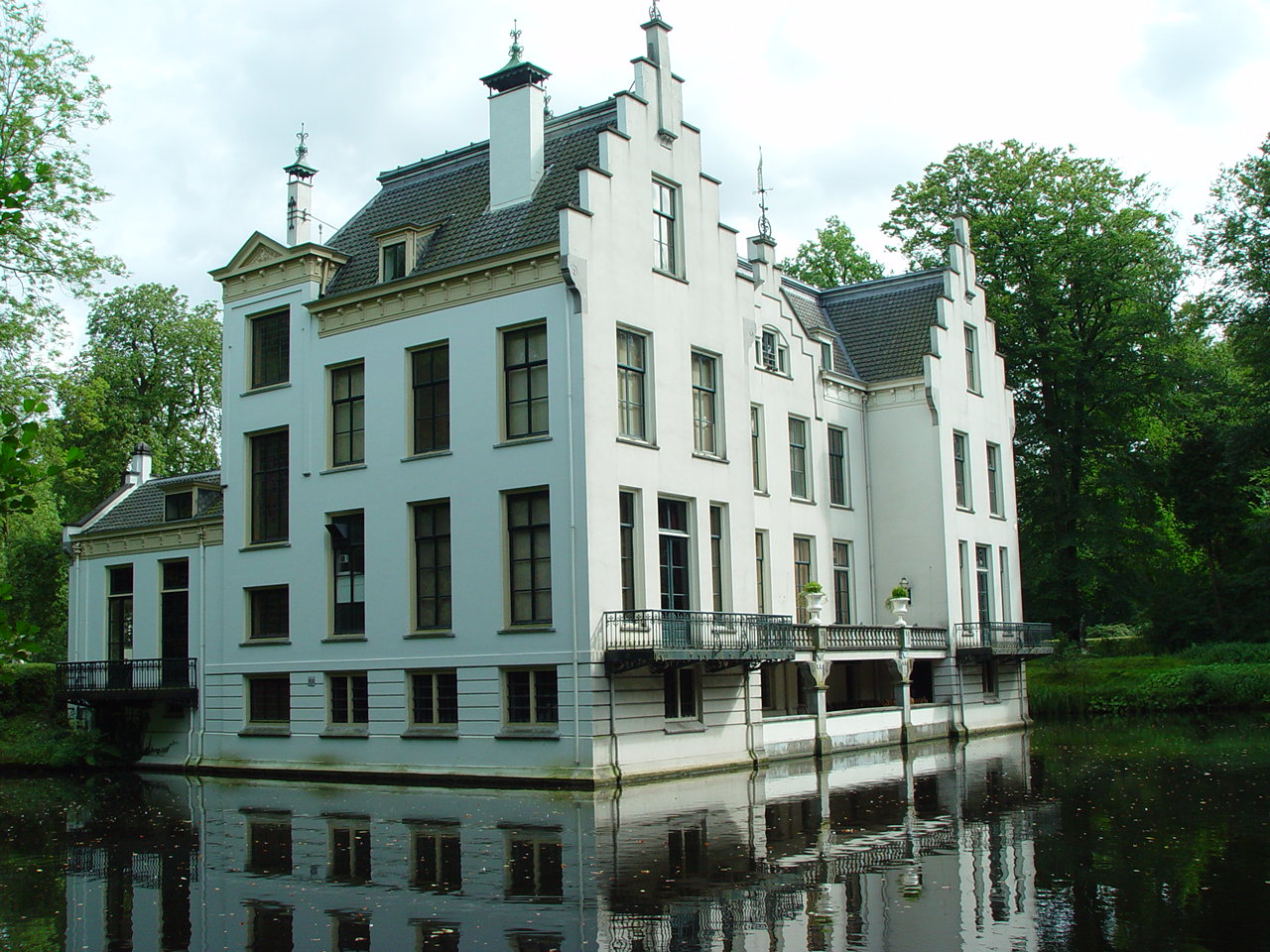Kasteel. Staverden..