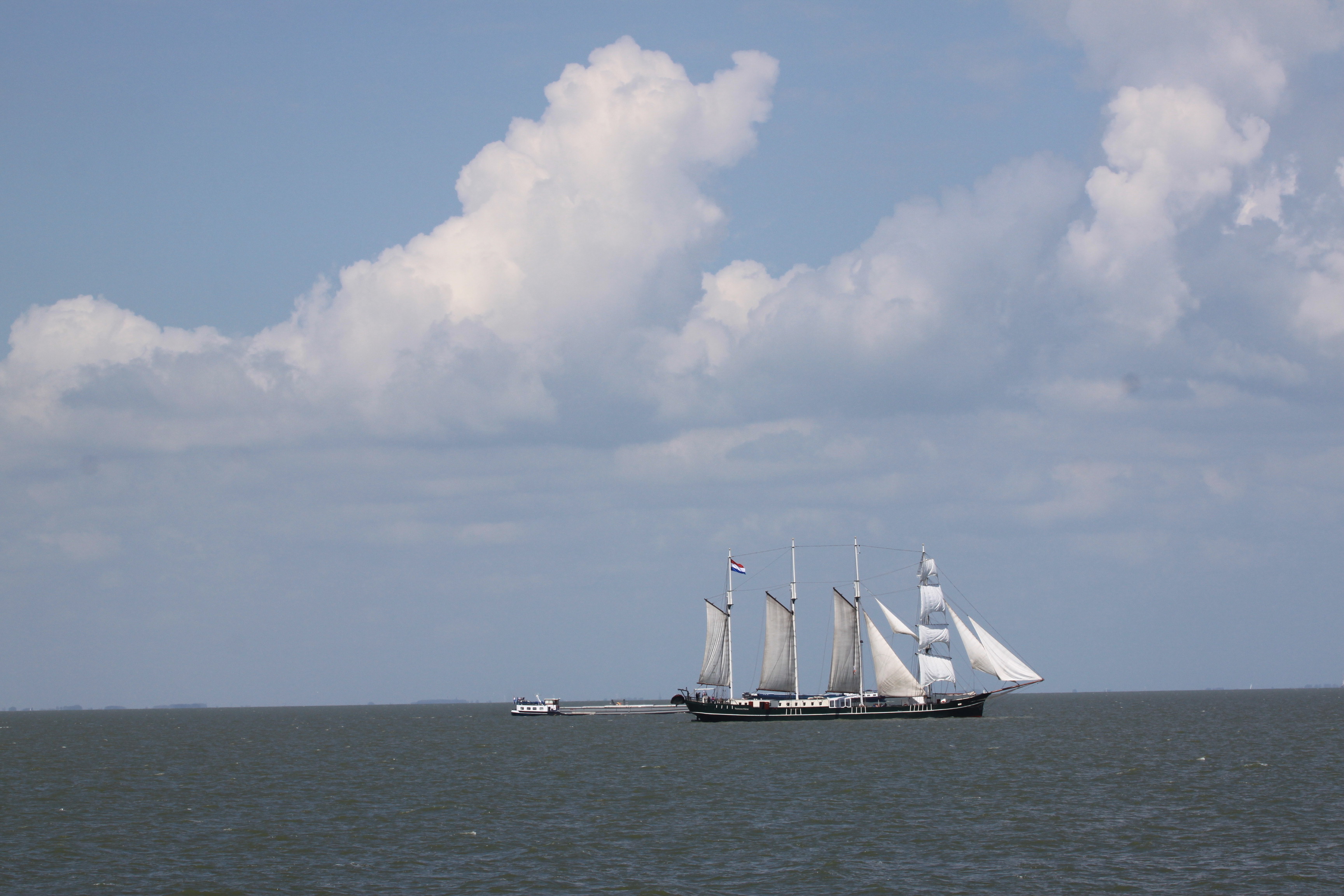Markermeer met zeilboot