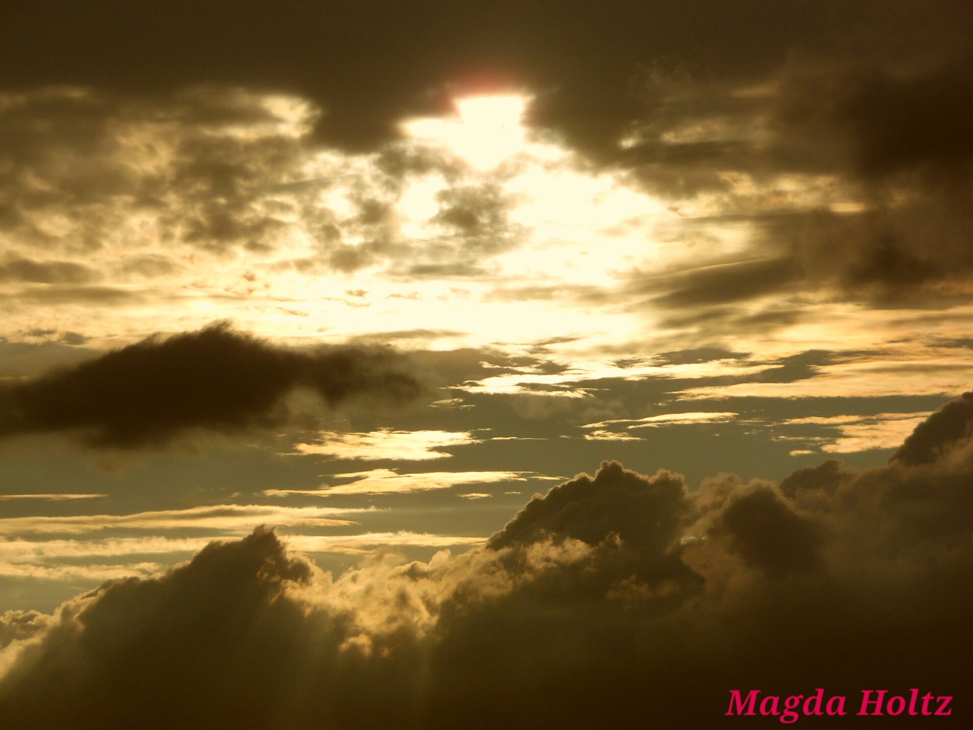 Prachtige wolken bij een zonsondergang 
