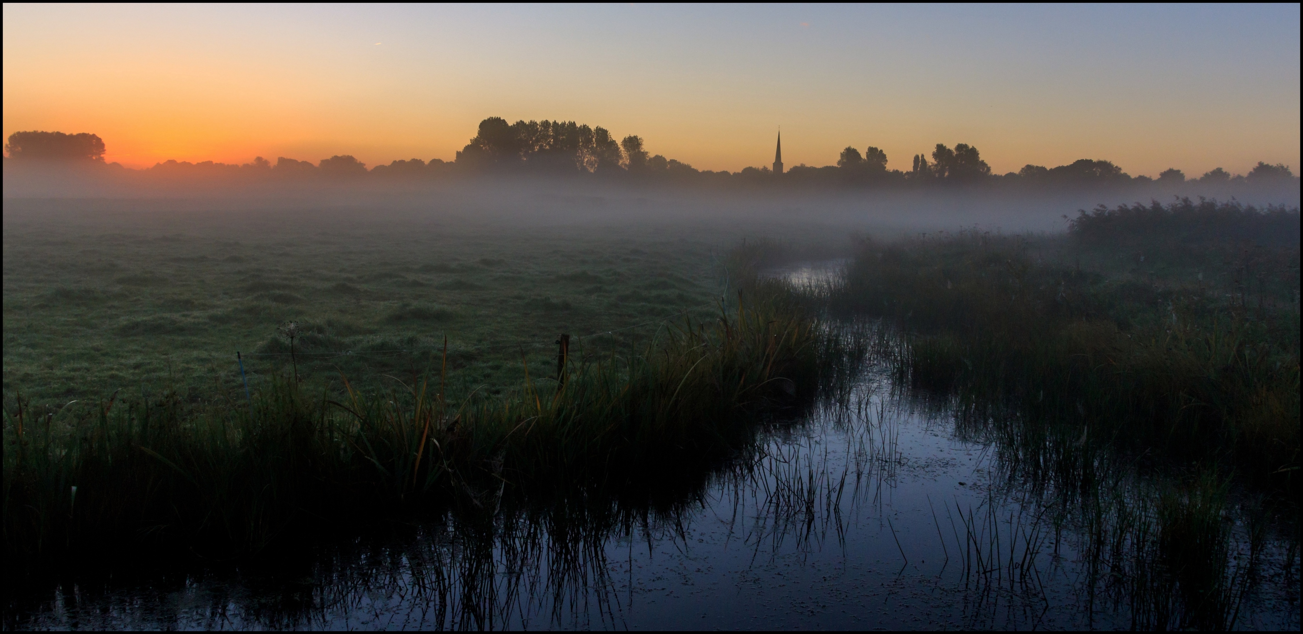Nevel in de vroege ochtend (Oudorp Alkmaar).