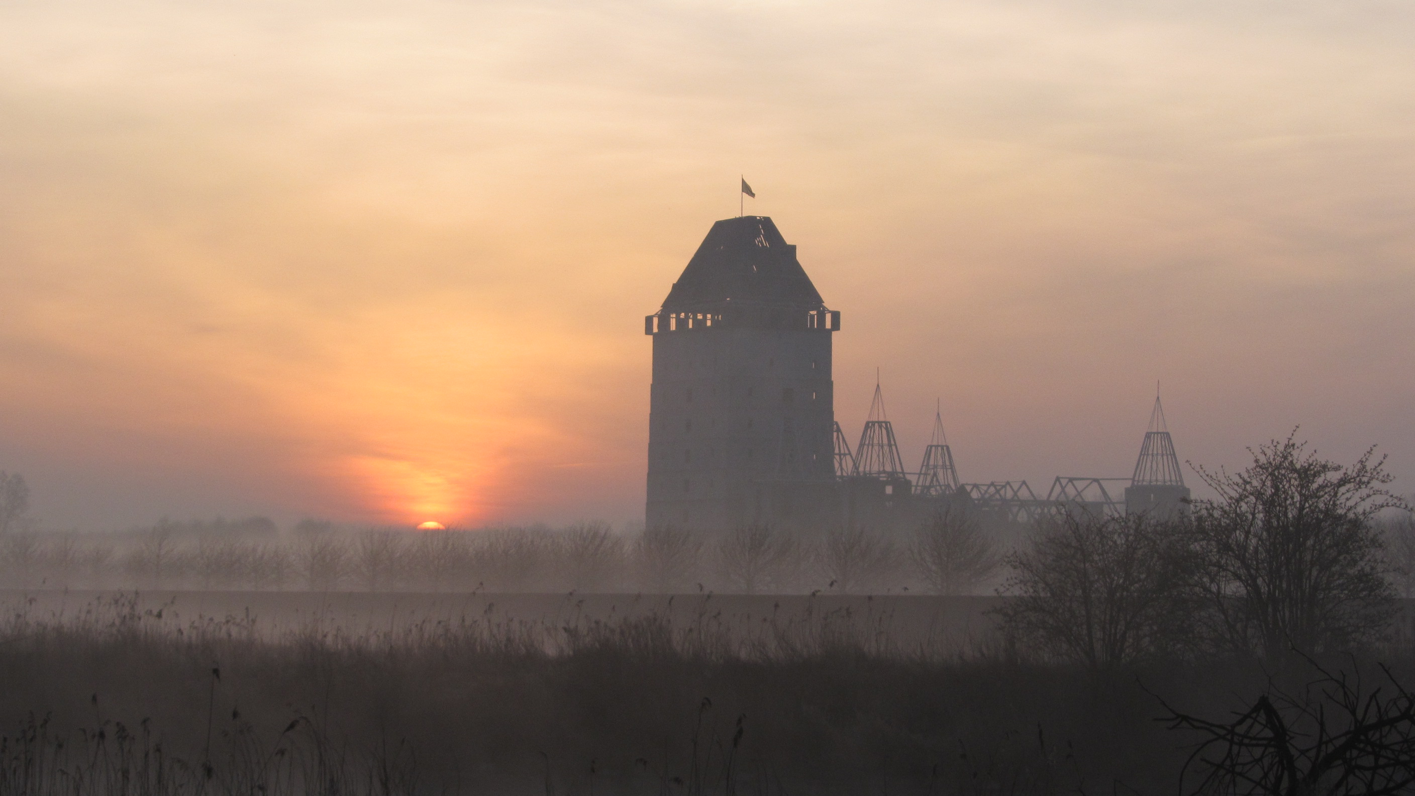 Ruïne in de mist