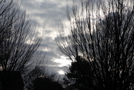 Zon achter de wolken