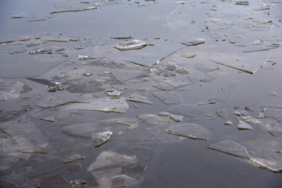 IJs in de haven van Spakenburg - Weer en landschap - 