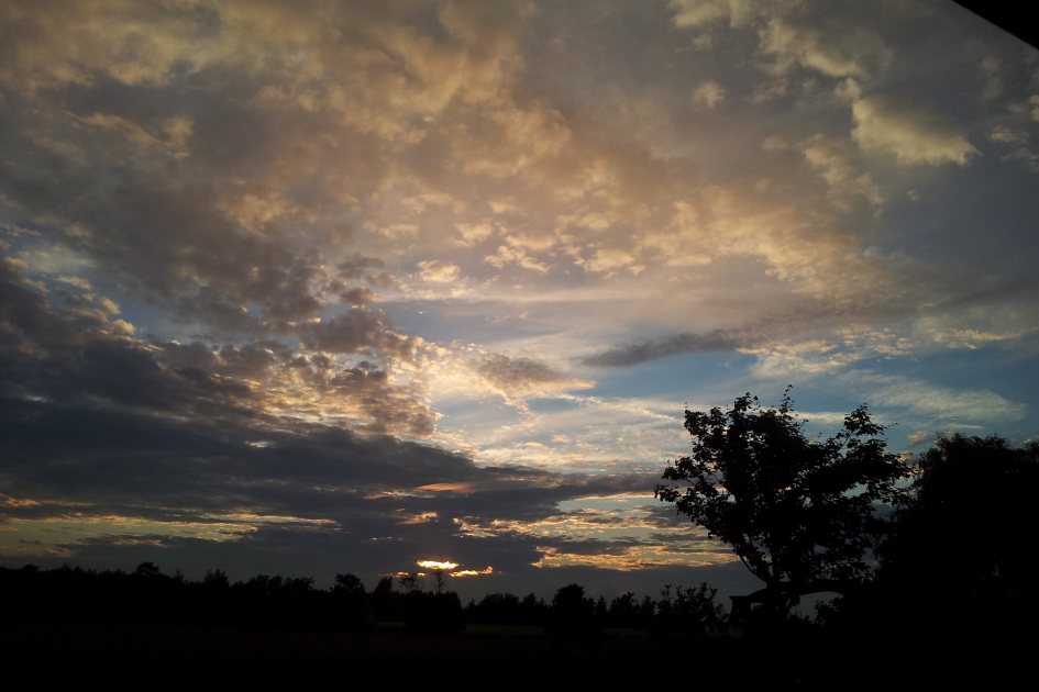 Mooie zonsondergang - Weer en landschap - Zonsondergang