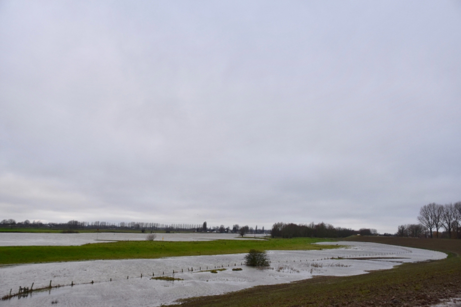 Lek met de resten van het hoge water..... - Weer en landschap - 