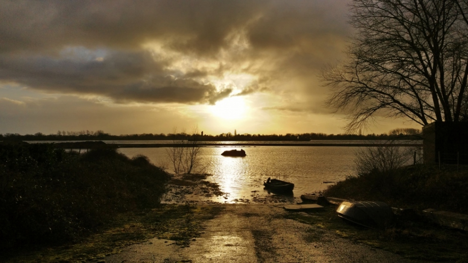 zonsondergang aan de Waal - Weer en landschap - 