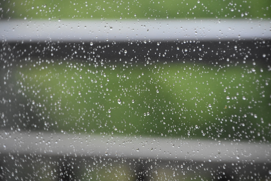 De eerste regen op de ramen.... - Weer en landschap - 