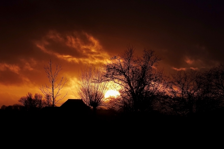 Zon zakt in Moddergat