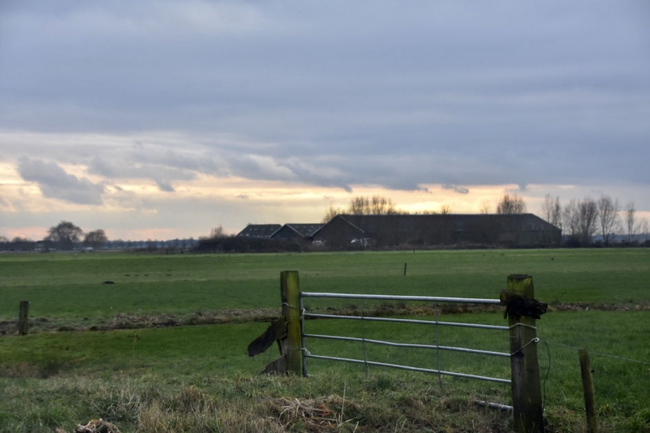Boerenschuren... - Weer en landschap - 