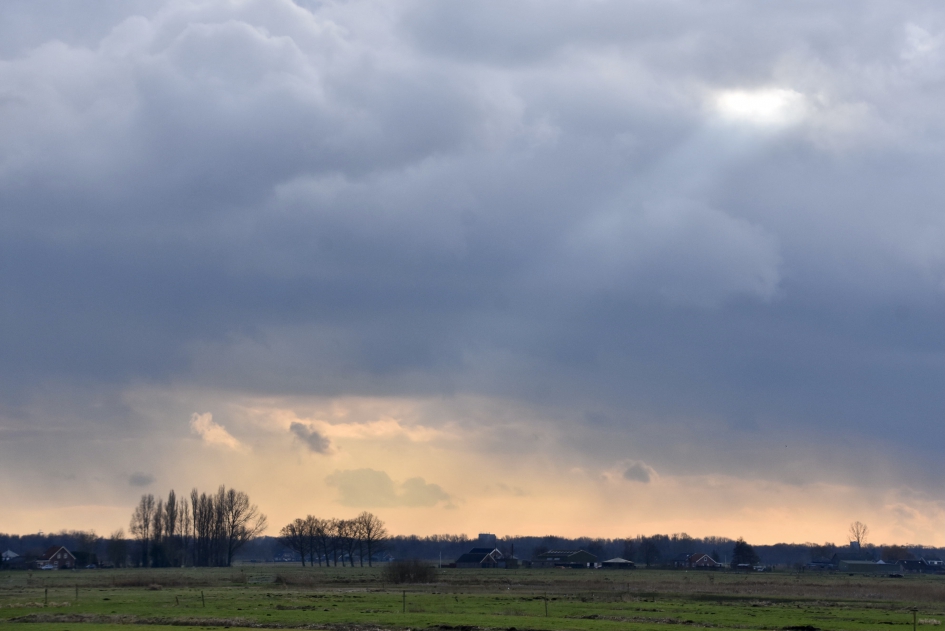 Maandagmiddag rond half drie - Weer en landschap - 