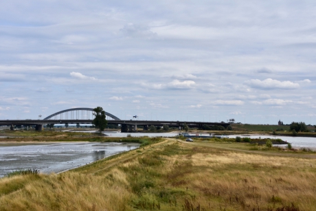 Brug over de Lek