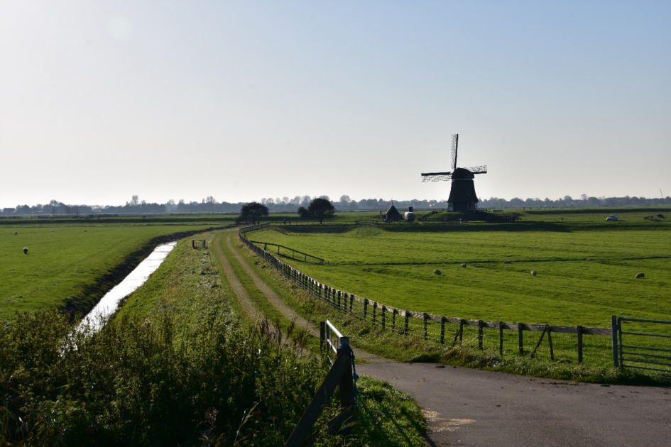 Molen langs IJsselmeer - Weer en landschap - 